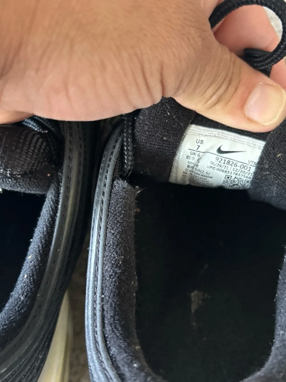 Nike Black Low-Top Athletic Sneakers